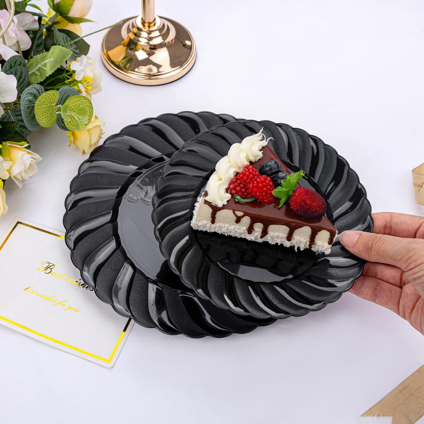 U-QE Black Plastic Plates