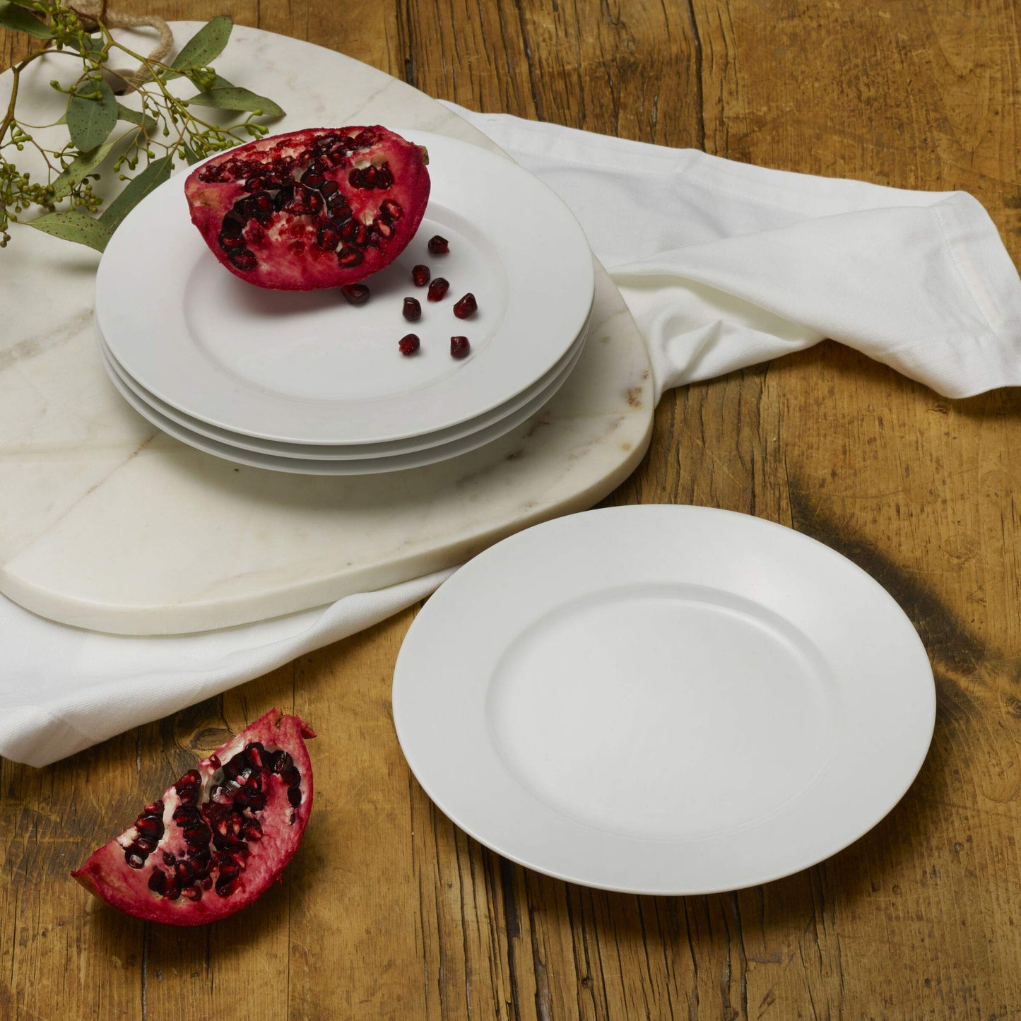 Everyday White by Fitz and Floyd Classic Rim 16 Piece Dinnerware Set, Service for 4