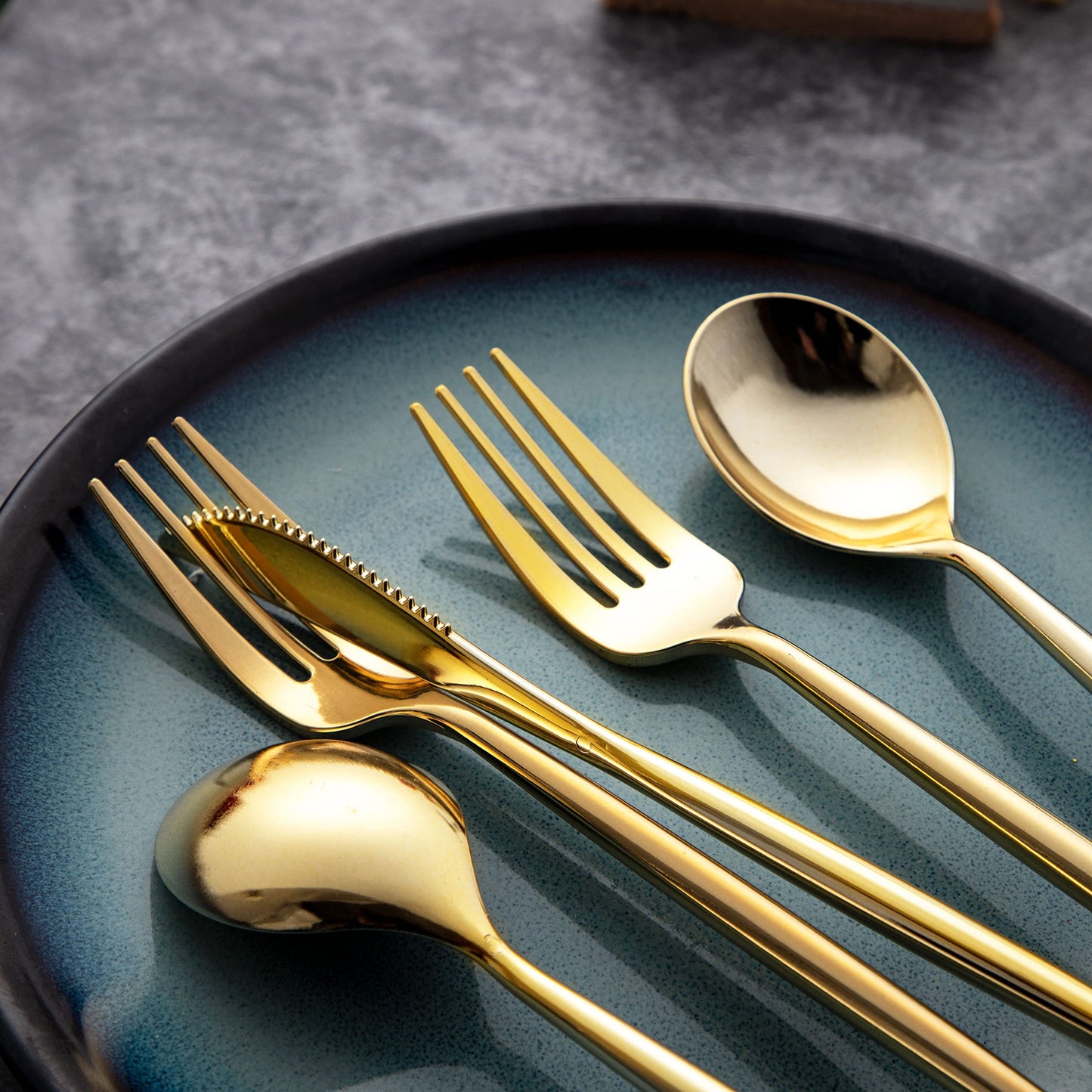 Plastic cutlery