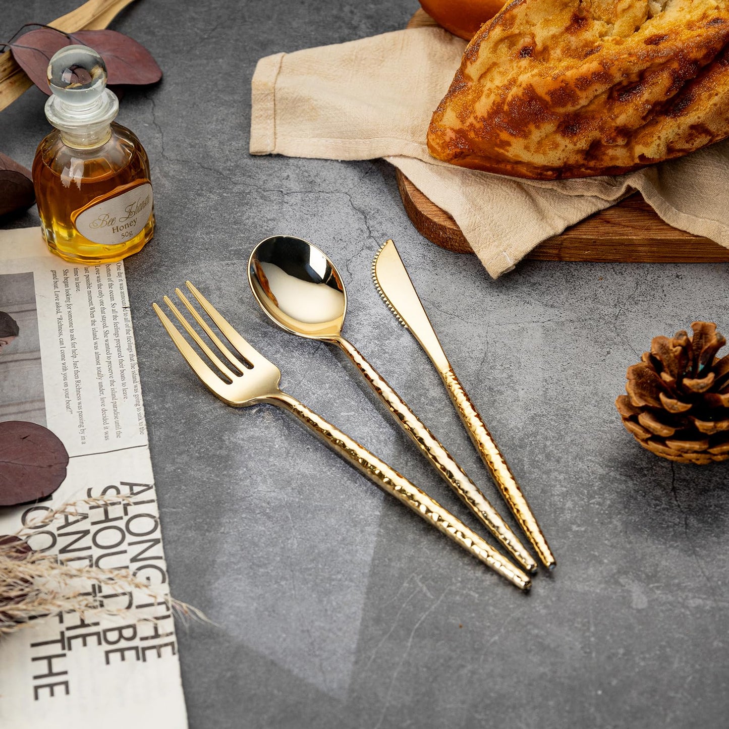 300-Piece Gold Hammered Disposable Cutlery Set